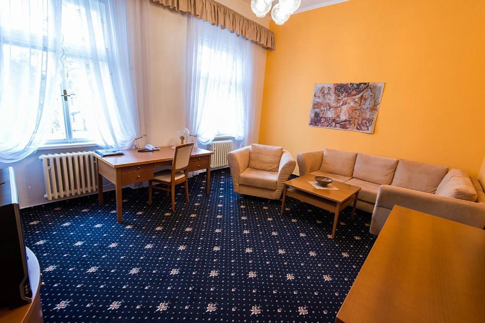 蒙蒂Spa酒店 Františkovy Lázně 客房 照片
