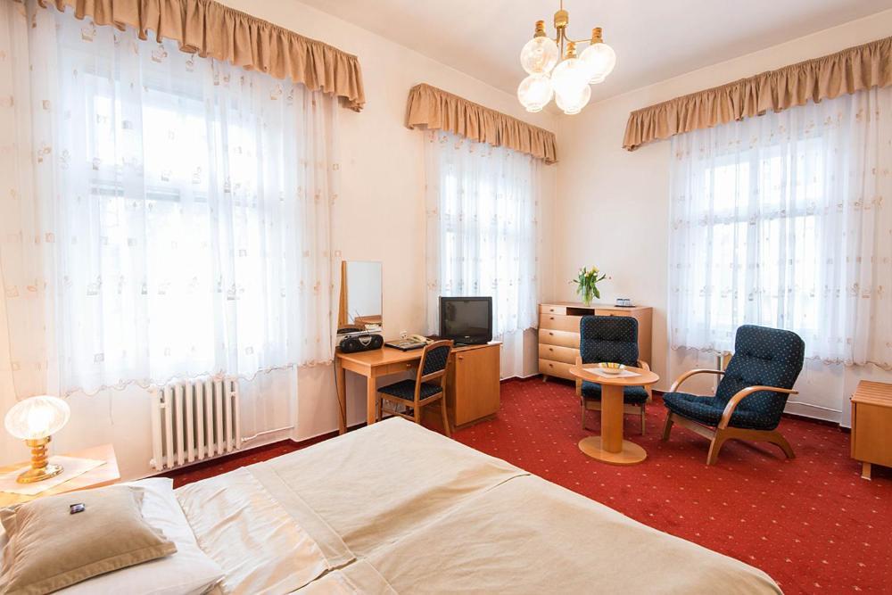 蒙蒂Spa酒店 Františkovy Lázně 外观 照片